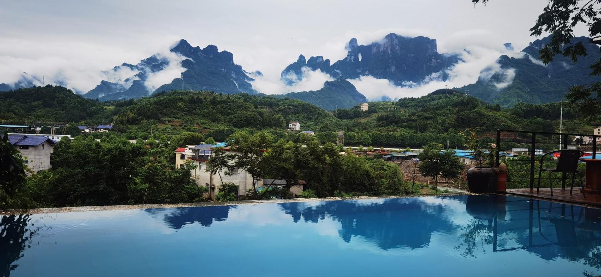 Tujia Folk Houses Zhangjiajie Bagian luar foto