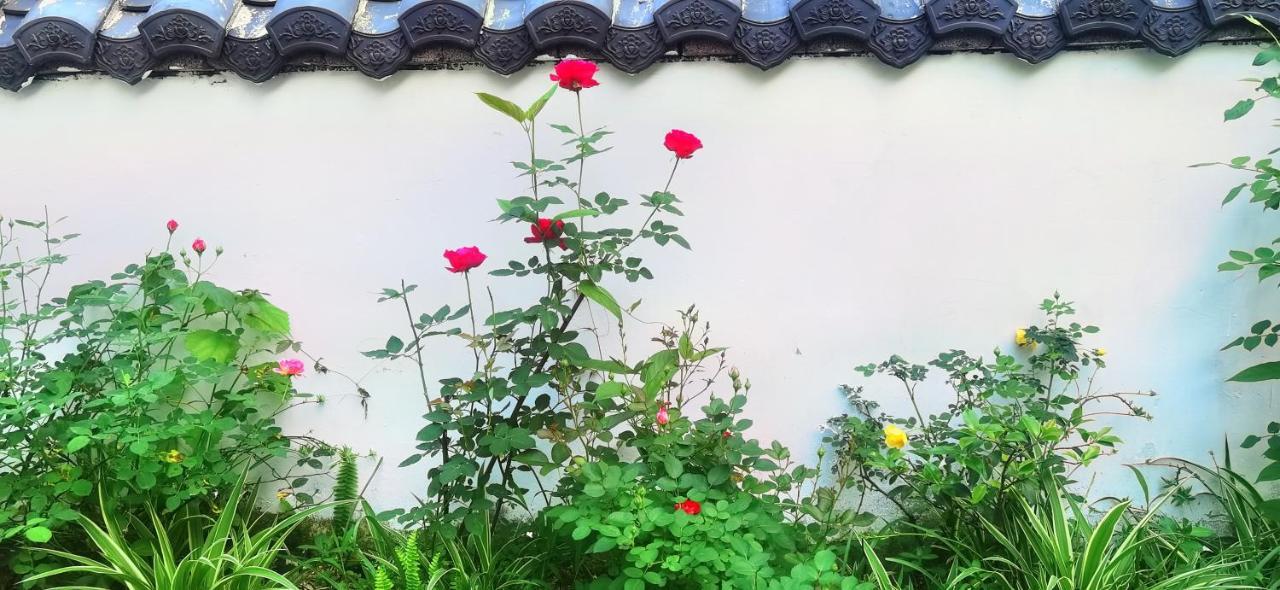 Tujia Folk Houses Zhangjiajie Bagian luar foto